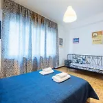 Guesthost - Santa Croce Cozy Flat With Balcony