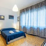 Guesthost - Santa Croce Cozy Flat With Balcony パルマ