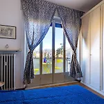 Guesthost - Santa Croce Cozy Flat With Balcony *