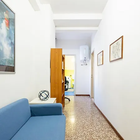 아파트 Guesthost - Santa Croce Cozy Flat With Balcony