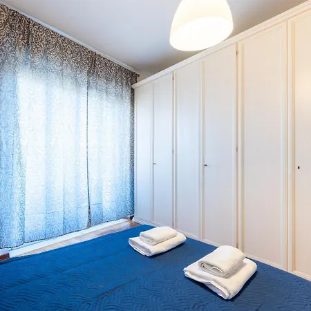 Guesthost - Santa Croce Cozy Flat With Balcony Apartamento *