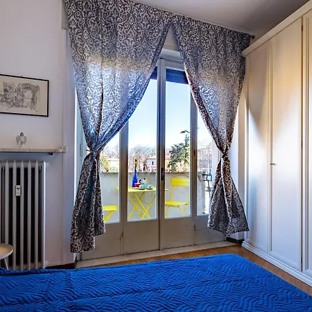 Guesthost - Santa Croce Cozy Flat With Balcony *