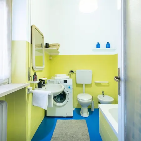 Guesthost - Santa Croce Cozy Flat With Balcony Apartamento *