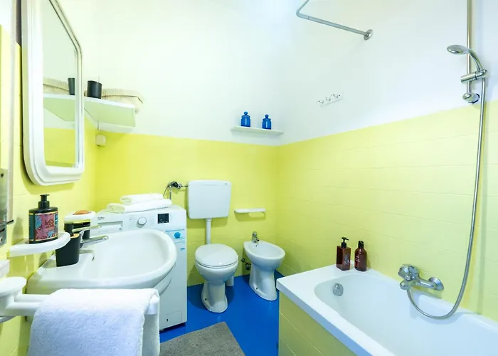 아파트 Guesthost - Santa Croce Cozy Flat With Balcony