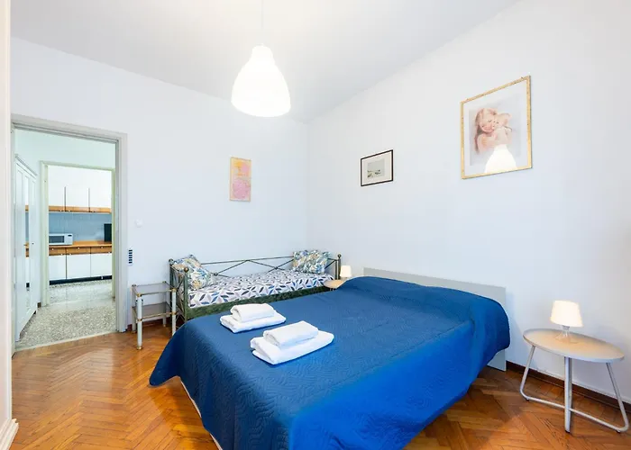 아파트 Guesthost - Santa Croce Cozy Flat With Balcony
