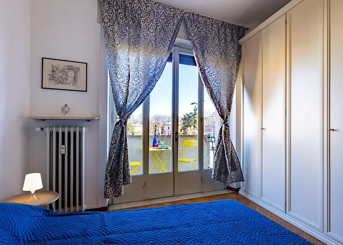 Guesthost - Santa Croce Cozy Flat With Balcony *